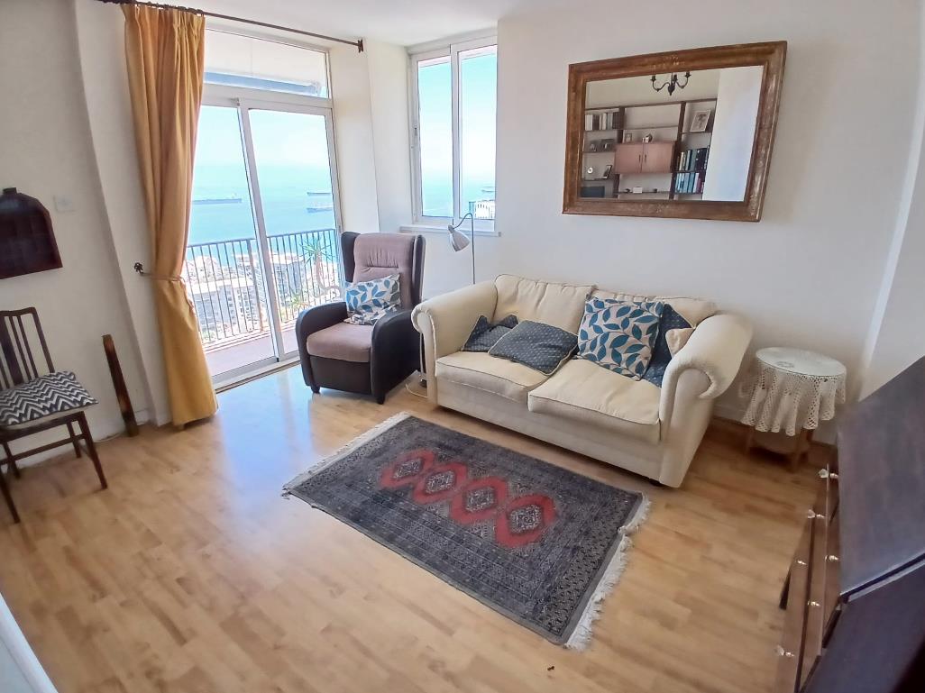 Image of Apartment - 2 Bedrooms - 1 Bathrooms for Sale in Brympton-Gibraltar, Image 2